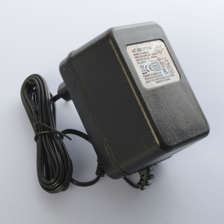 фото Зарядное устройство 12V 1000mA M 4062-CHARGER для джипа M 4062