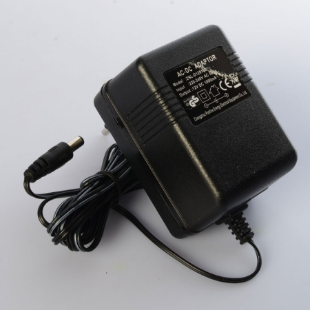фото Зарядное устройство 12V 1000mA M 4000-CHARGER для джипа M 4000