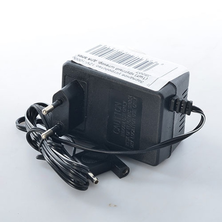 фото Зарядное устройство 12V-1000MA круглый штекер для электромобилей JS007